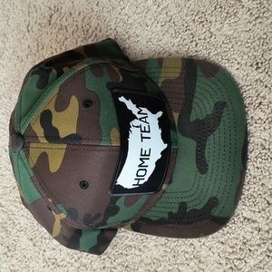Camo snap back hat